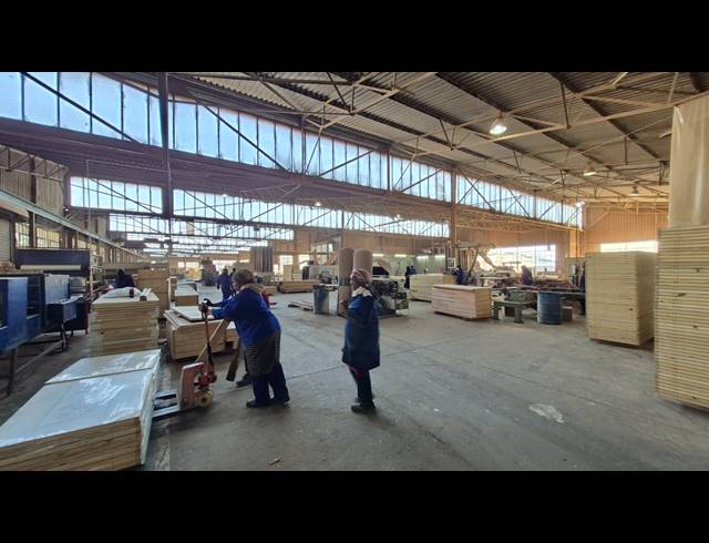 2,500M² FACTORY TO LET IN ANDERBOLT